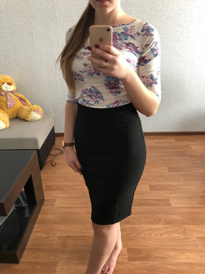 Girls, what do you prefer to wear: dress/skirt or pants; guys, what do you like to see?