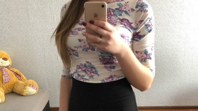 Girls, what do you prefer to wear: dress/skirt or pants; guys, what do you like to see?
