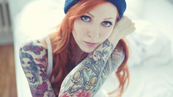 Guys, what is your type of girl? Height, eyecolor, hair color/length, certain features, build?