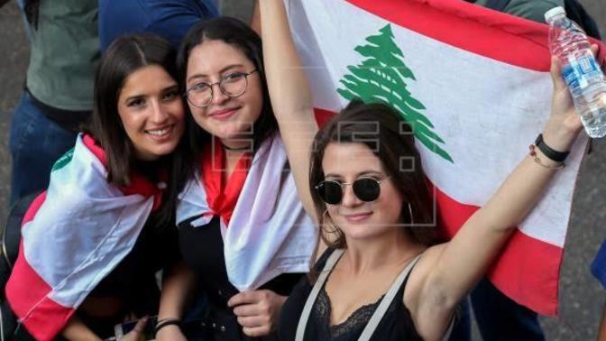 Why people think that all middle Eastern have ugly hook nose?