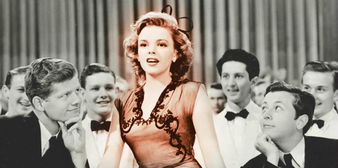 Girls, are guys too much online hitting on girls?