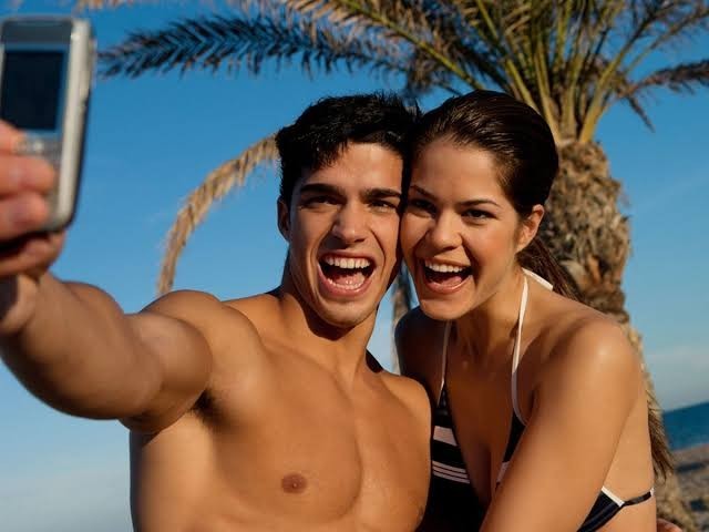 Does it mean anything if your partner puts a picture of both of you as their profile picture?