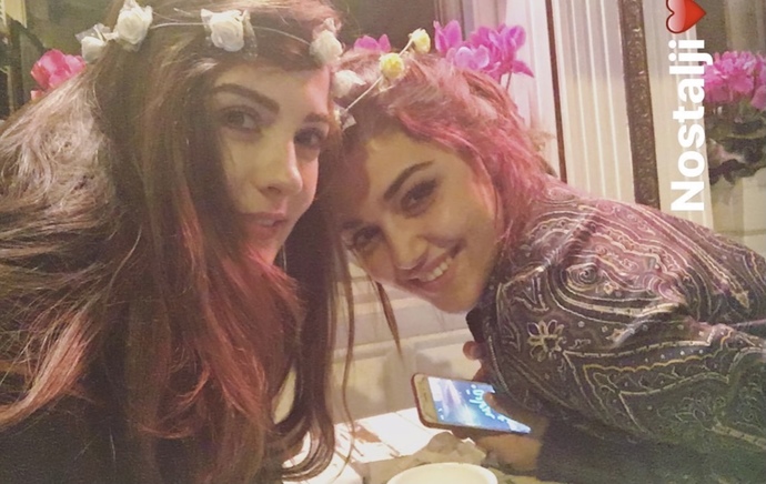 Do you think Burcu Özberk or Hande Erçel is prettier?