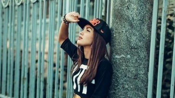 Guys, do you judge a womans personally on the way she dresses?