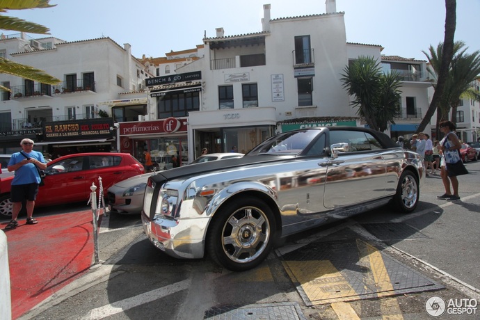 Are the colors of this rolls-royce ugly?