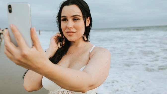 How do I tell a guy I’m plus size?