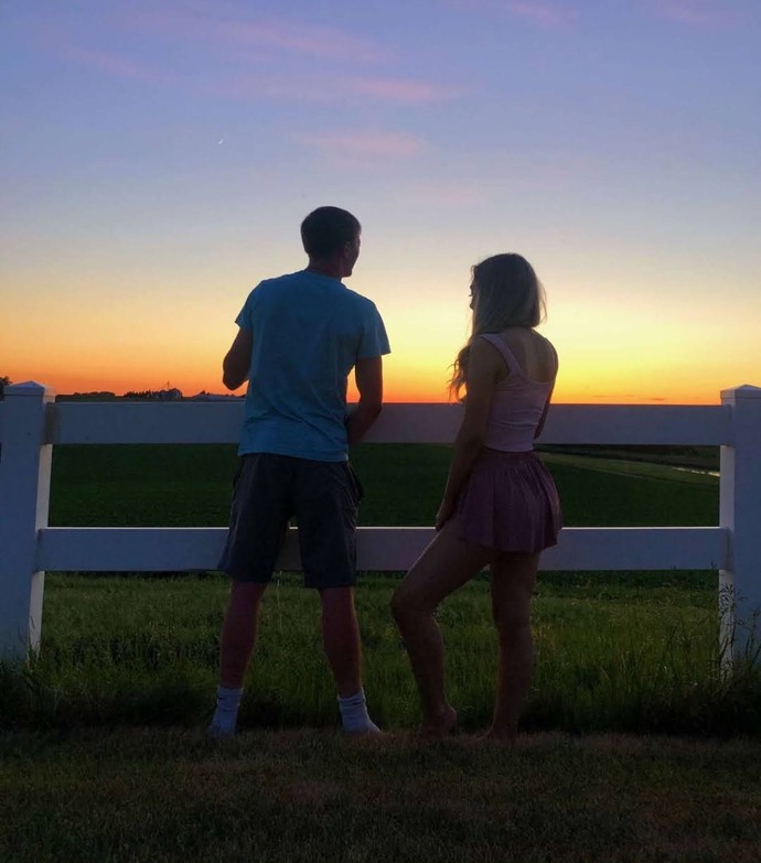 Guys, Would you be comfortable with your girlfriend/wife wearing short skirt and crop top while hanging out with friend or at family dinner?