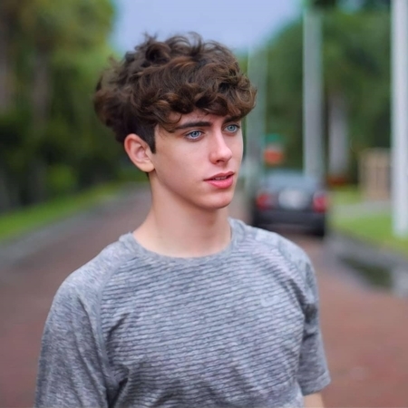 There are girls who want the guy who killed 2 people to be released because he is handsome. What do you think?