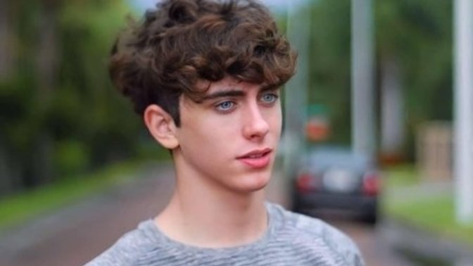 There are girls who want the guy who killed 2 people to be released because he is handsome. What do you think?