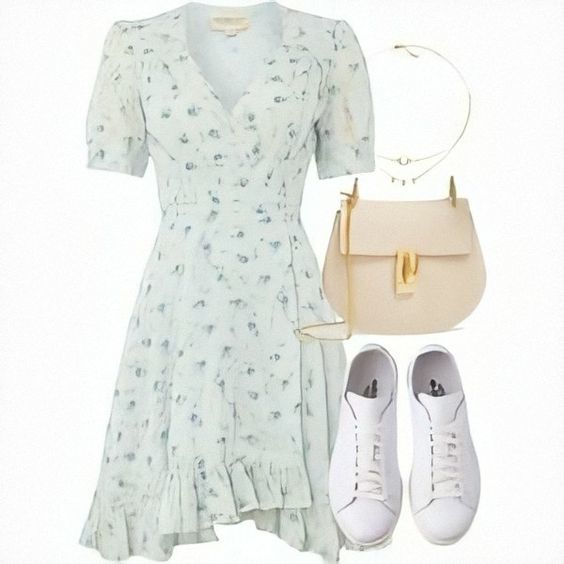 Which outfit do you think is more suitable for a first date/blind date?