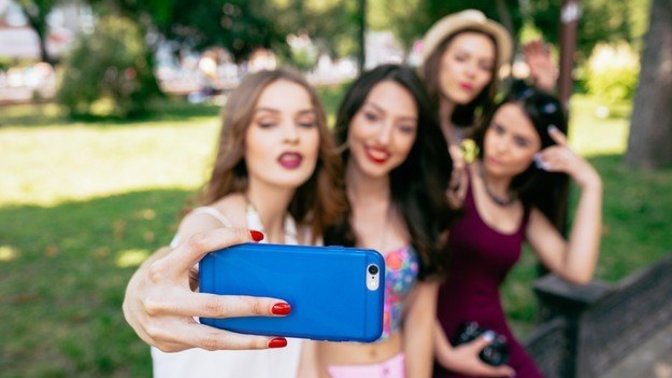 Should prettier girls be treated better?
