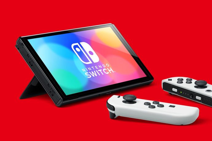 Portable Handheld Gaming PC? Or Switch with a new screen and color?