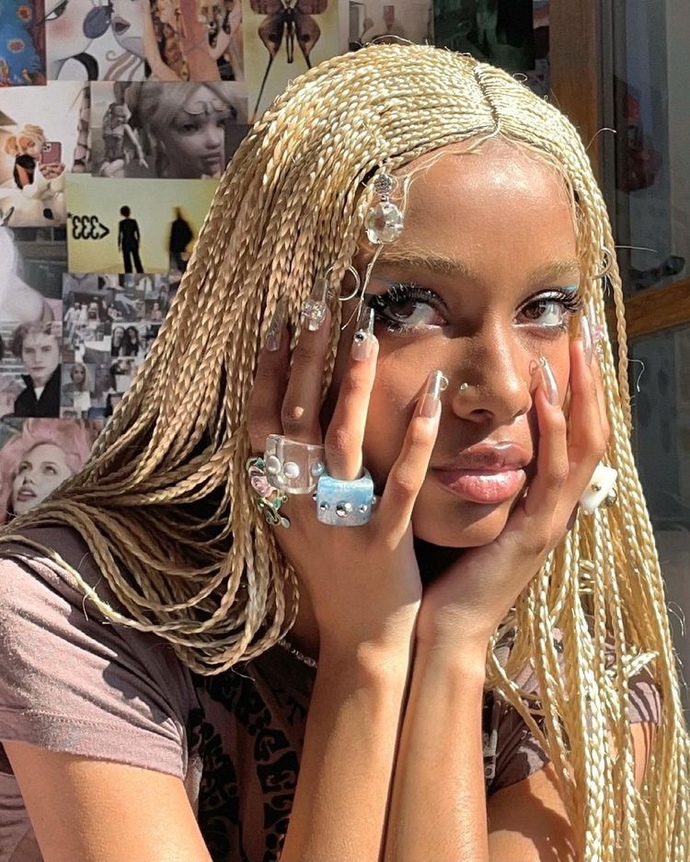 I’m confused. Why is it such a big deal when a white girl wants to wear dreads or something from a different culture?