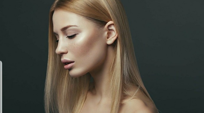 Do guys notice how high a girls cheekbones are?
