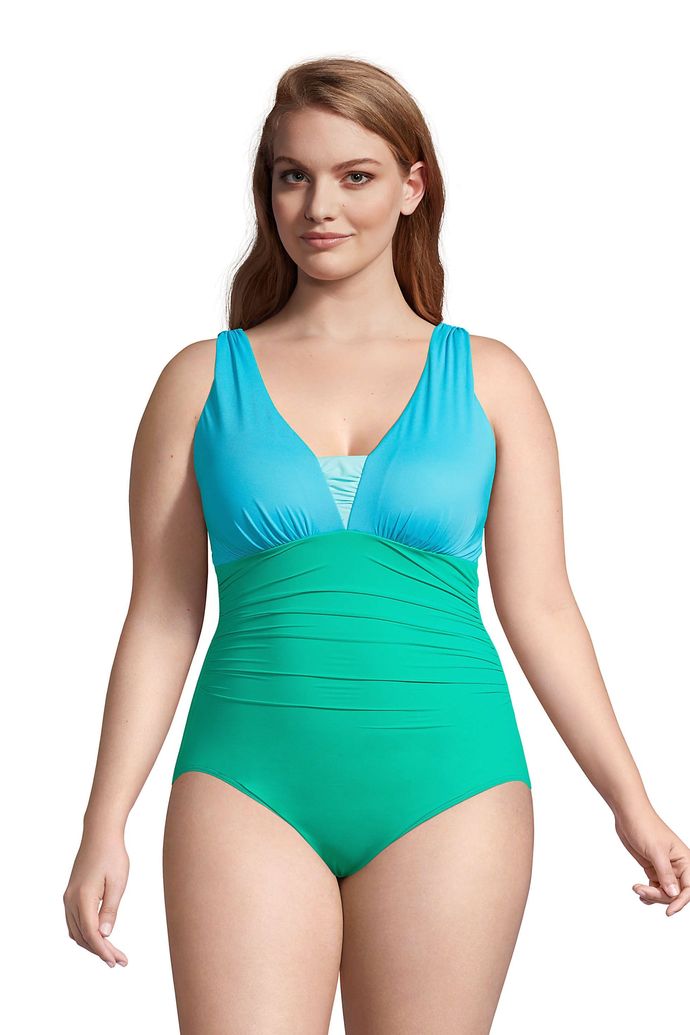 What type of swimsuit should a curvy girl wear?