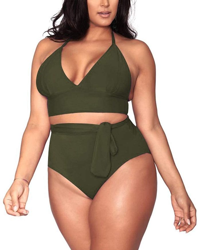 What type of swimsuit should a curvy girl wear?