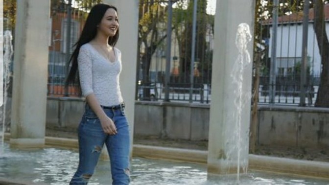 Do guys notice a girl's walk?