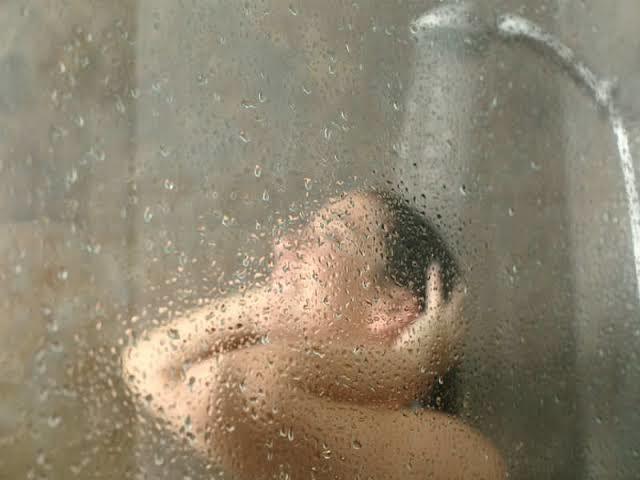 Girls, Have you ever peed in standing when get shower πΏπ?