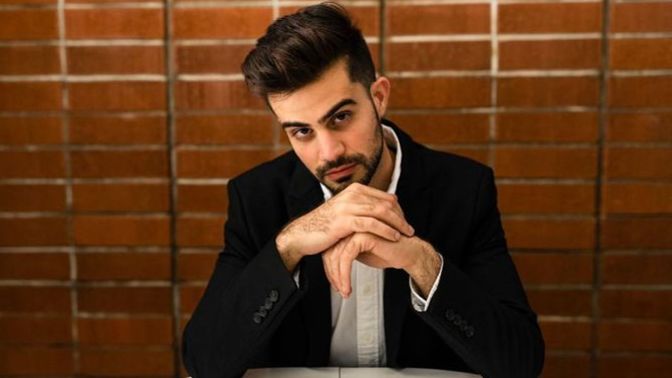 Are men/women intimidated by beautiful-attractive women/handsome men?