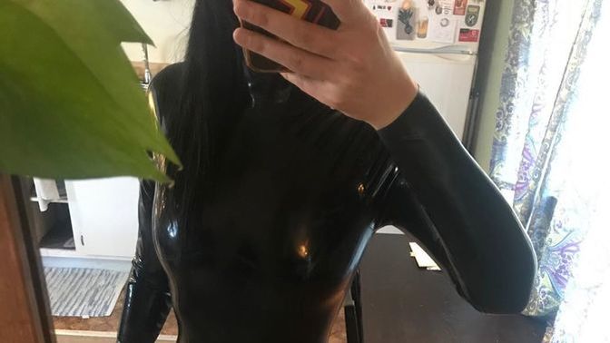 Girls, would you wear this, hidden under your clothes, on a date if a guy asked you to?