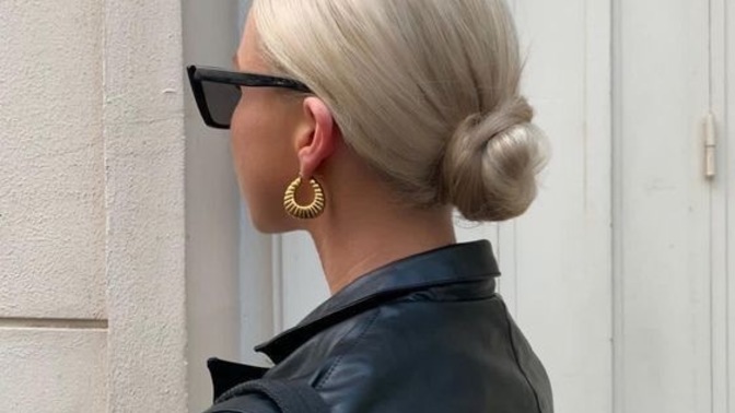 Guys, What do you think of the low bun hairstyle on a girl?