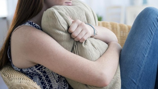 What to do about girlfriend's PTSD from her abusive ex?