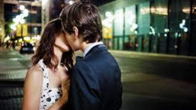 A kiss at the end of a first date: what does it mean for you?