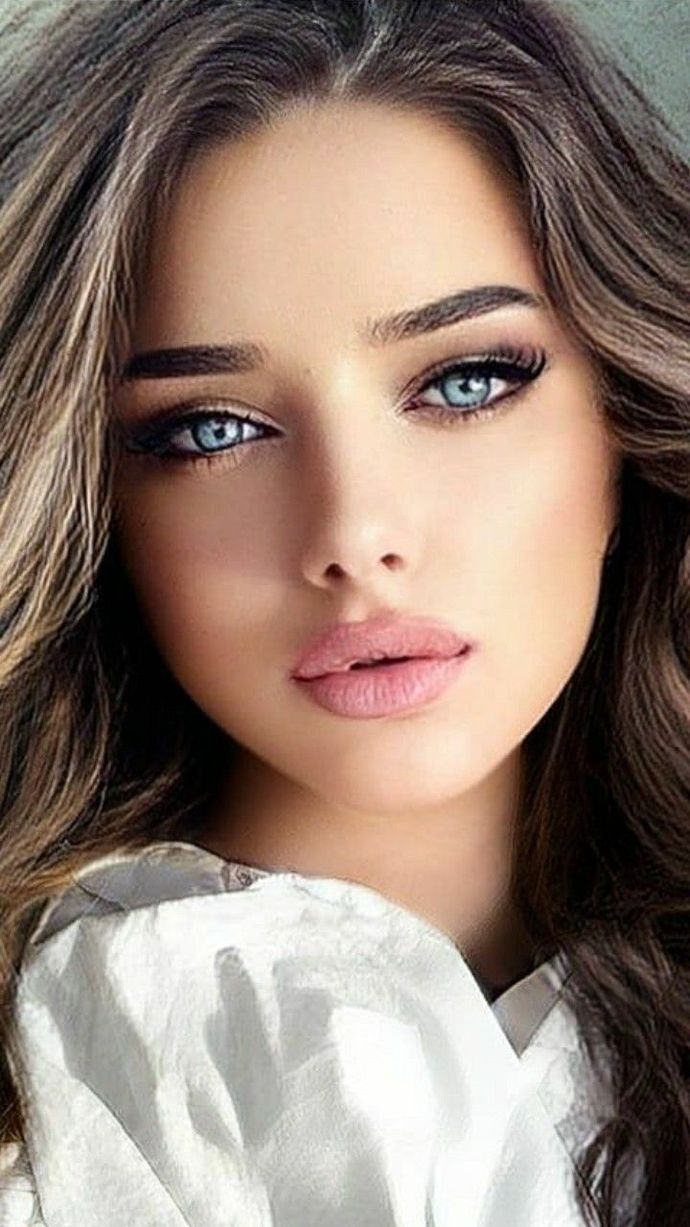 Are blonde hair and blue eyes prettier?