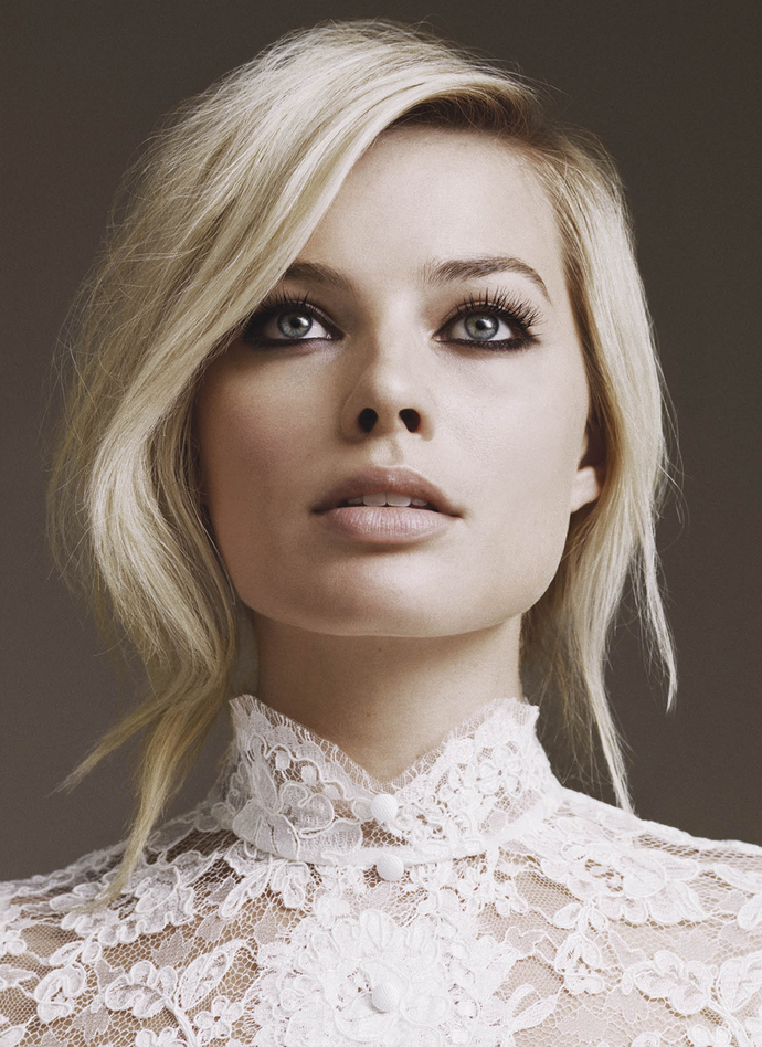 Was Angelina Jolie or Margot Robbie more beautiful in their primes?