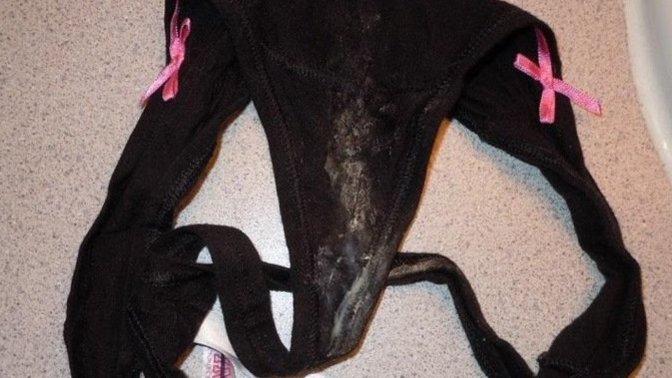 Who has more crusted underwear: Men or Women?