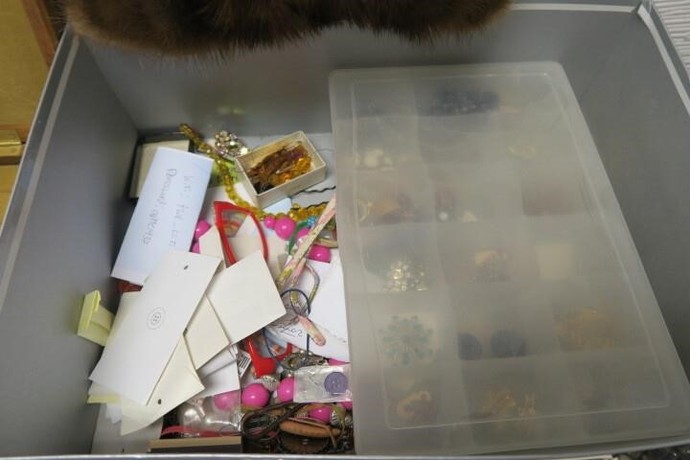 How about these auction items , which will have the most gold and silver?