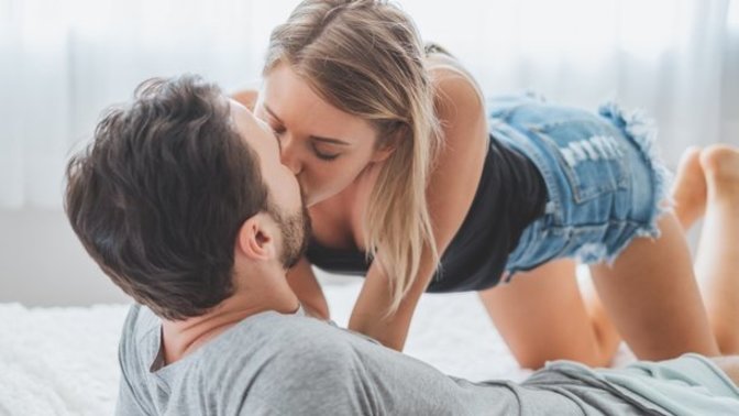 Guys, Single men traveling, do you actively try to hookup with women while traveling?