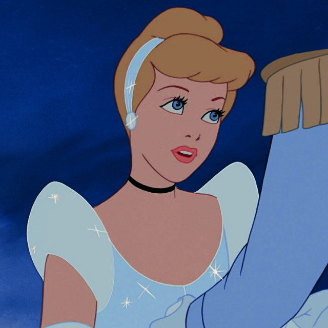 Is the Disney Princess, Cinderella or Aurora, prettier?