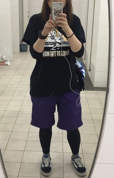 I hate showing skin, would this outfit be ok for a VERY hot day?