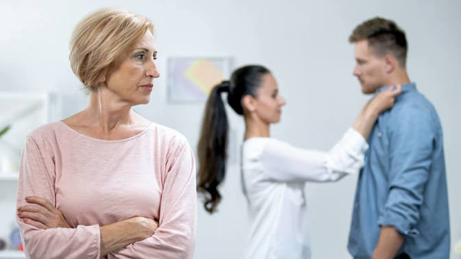 Do you share your relationship problems with your friends and family?