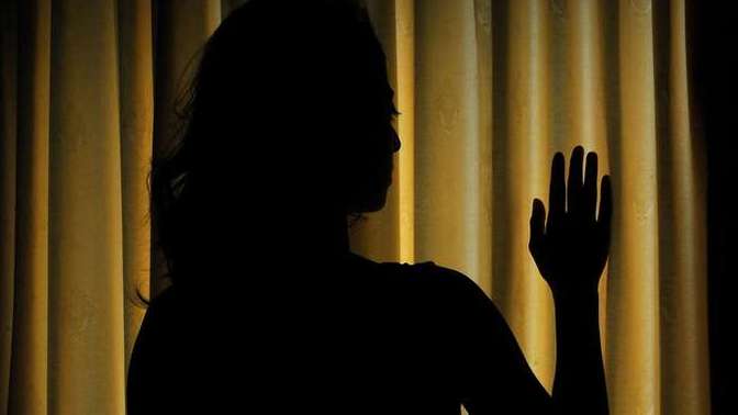 How would you deal with an erotomaniac?