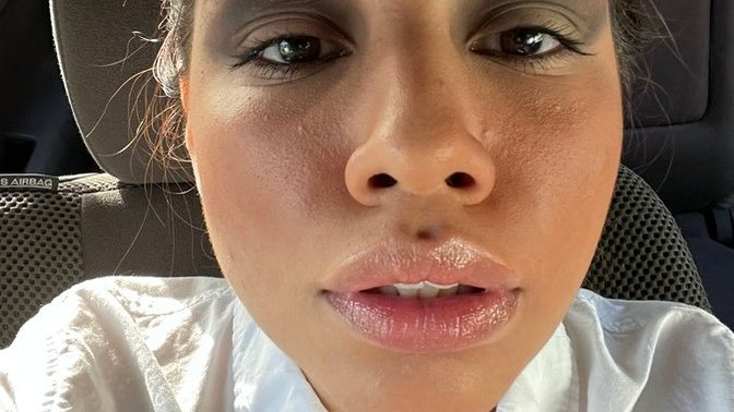 Do I do my makeup bad?