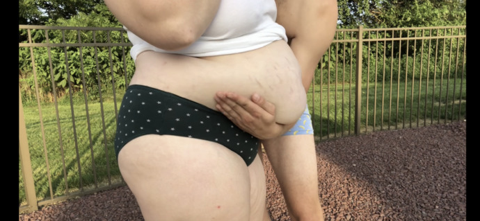 Does anyone else’s boyfriend grab their belly like this?