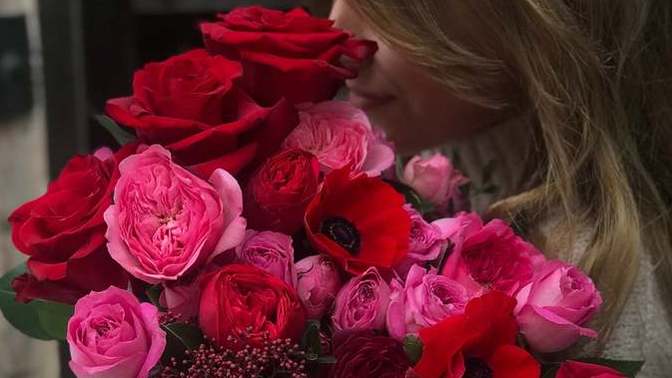 Girls, does it make you happy when you receive a bouquet of flowers from a guy?