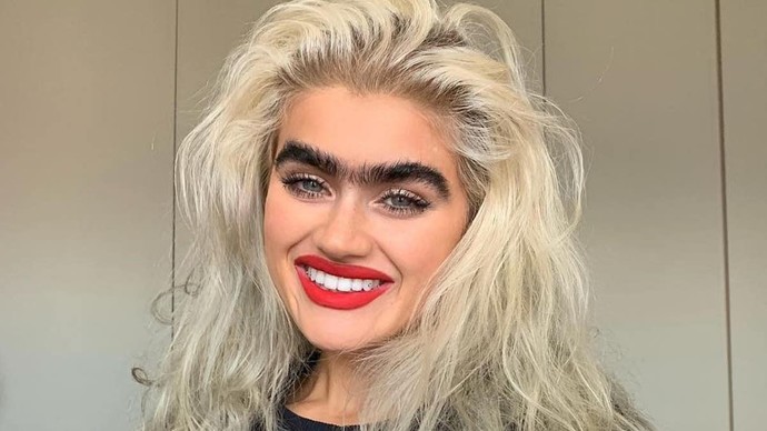 Guys would you date her? Thoughts of her in general? Hot? Not?