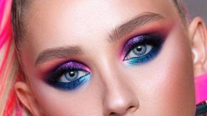 Am I the only guy who thinks 1980's makeup on women is HOT?