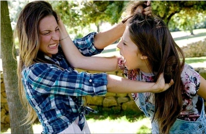 Neighborly catfight part 3: ddaaamn, I had to cut Karen off today. Was I right or wrong? Would you have done it?