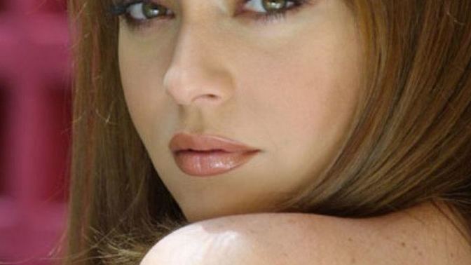 What would you rate Venezuelan actress Gabriela Spanic from a 1 to 10: 10 being the highest?
