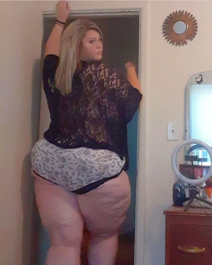 Big. Blonde. Amazon Cindy