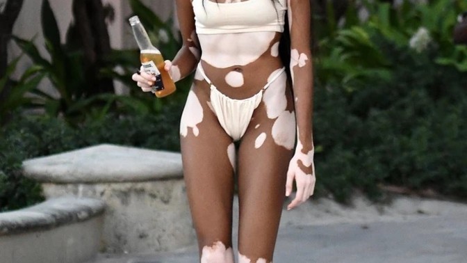 Guys would you date this model? Or just your thoughts on how she looks?