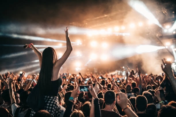 Who’s ur favorite singer/rapper at the moment?