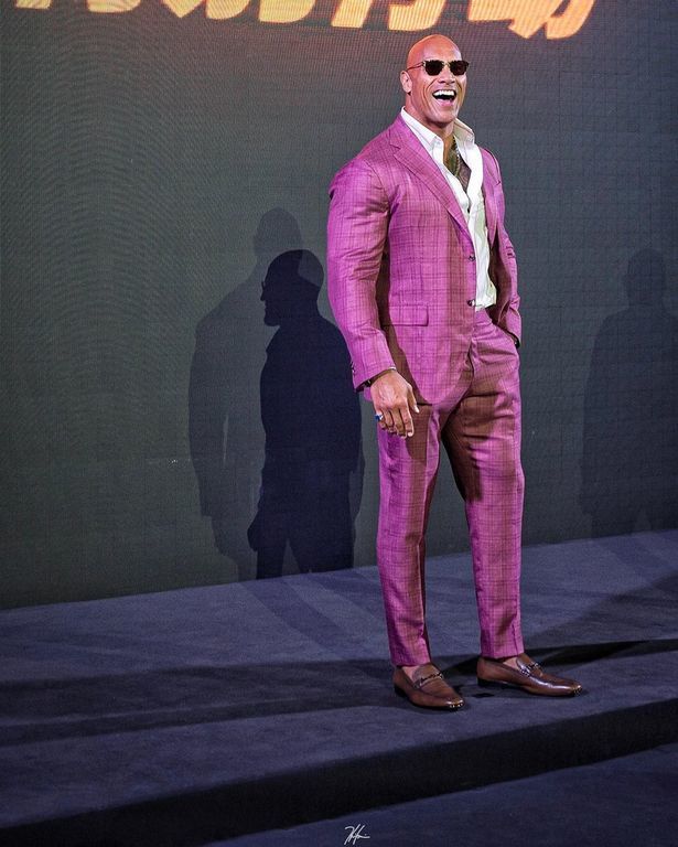 Girls, what's your opinion on guys who wear pink?