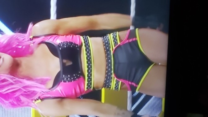 Ladies, why can celebrities/entertainers get away with fashion don'ts?