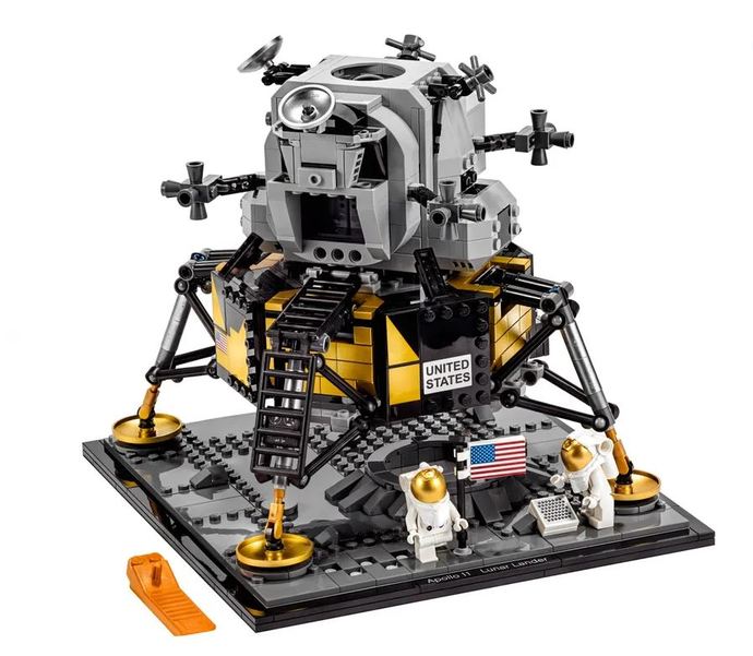 Which of these Space/Star Wars Lego sets is your favorite?