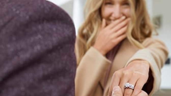 If a woman breaks off the engagement should she give the ring back?